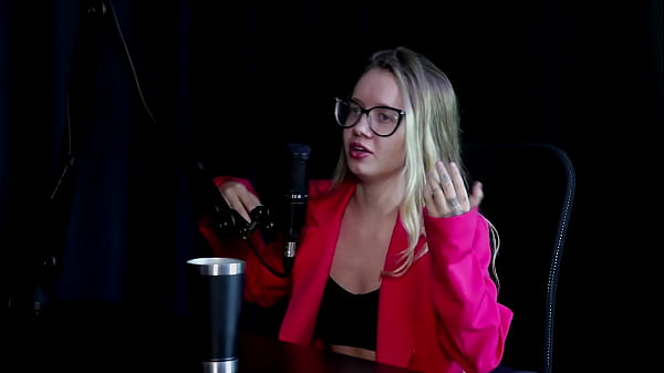 Image Fez seu anivers&aacute_rio de dezoito anos no motel, foi expulsa, est&aacute_ leiloando sua virgindade, ama chupar e participou de uma mans&atilde_o - Marangoni (SHEER/RED)