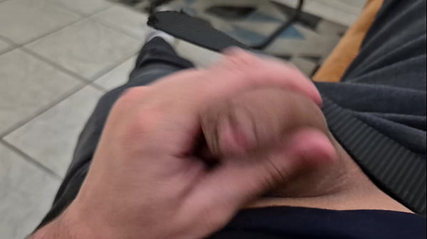 Image MOSTRANDO MINHA PIROCA NO ESCRITORIO PARTE 2