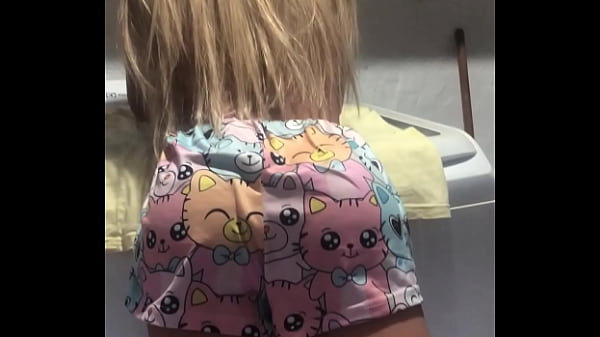Image O olhar da porca velha e imunda em sua INTEADA jovem e safada ( SEX TOY )