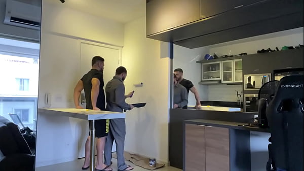 Image Fui pintar a casa do Rico e ele acabou me fudendo - video promocional