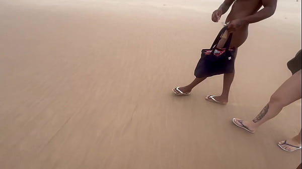 Image Fui pra praia de nudismo na Bahia pra dar pros pirocudos.