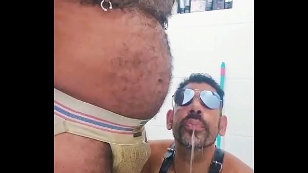 Image TOILET HUMAN. O PRAZER DE FAZER UM SUB DE MICT&Oacute_RIO. E AINDA COMER O SEBO DA MINHA PICA