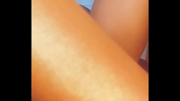Image Me acabando na siririca n&atilde_o tem homem!