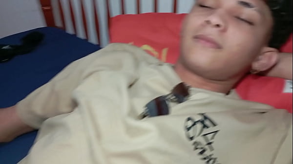 Image A m&atilde_e do meu padrasto me colocou pra arrumar a casa e eu comi ela