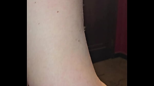 Image Thick milf with foot fetish cum on toes and foot