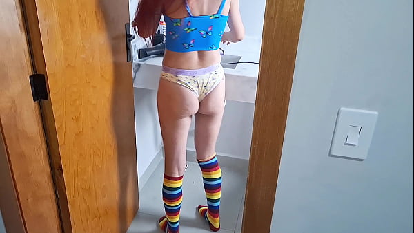 Image Divido banheiro com minha enteada fodi ela que at&eacute_ se mijou!