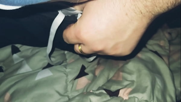 Image Je joue avec ma grosse bite , viens me sucer