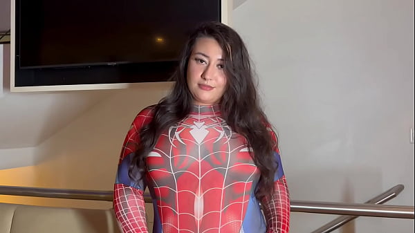 Image Mulher aranha salva an&atilde_o com um boquete profundo e hardcore