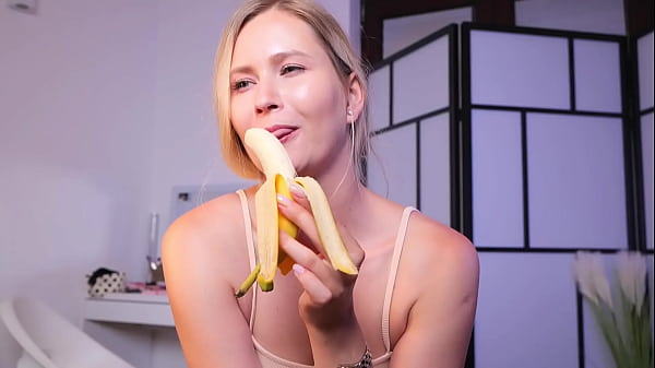 Image Sexy eating banana