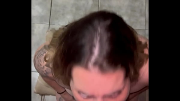 Image Que rico recibir toda la leche en mi cara