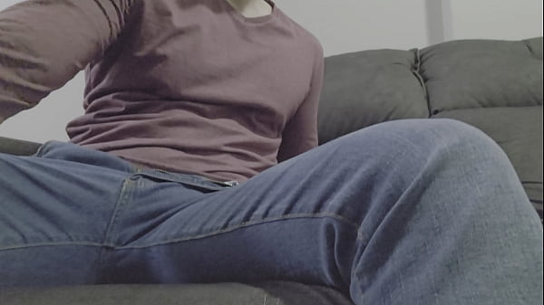 Image Pego no flagrante no sof&aacute_