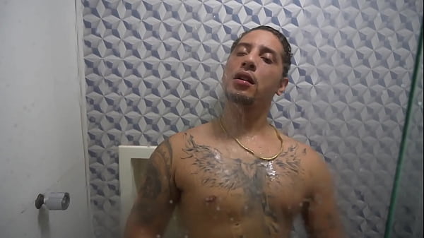 Image Convidou a safadinha para o banho e meteu bem gostoso na buceta dela at&eacute_ gozar!