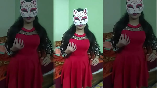 Image Shikha is ready for her BF in absence of husband