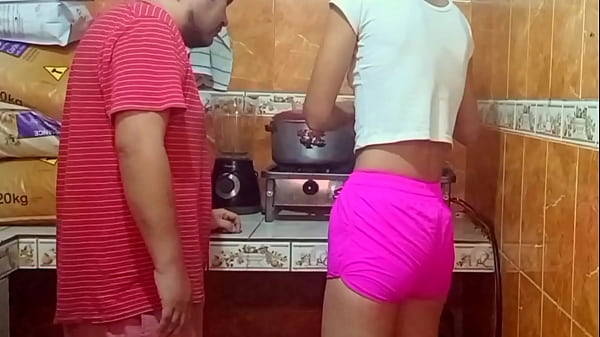 Image &iexcl_Ay que rico! Recibo mi cremita de semen en la cara tan bueno para el cutis. &iquest_Quien mas tiene mas leche para mi?