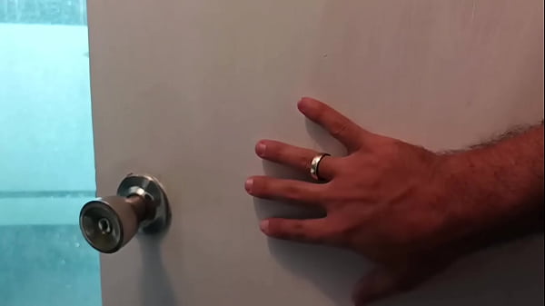 Image I see my stepsister masturbating in the bathroom and my cock gets hard, what's happening now - Porn in Spanish.