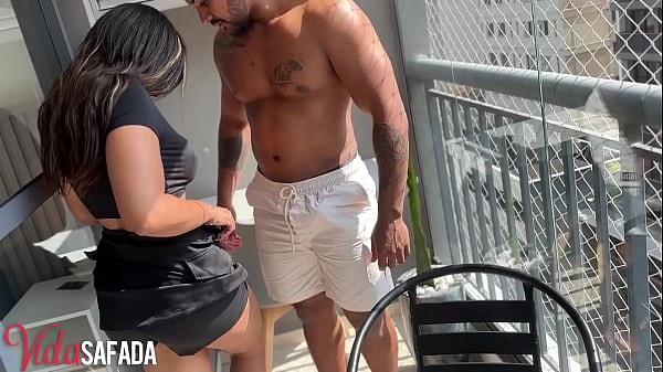 Image Fico babando de tes&atilde_o vendo a Ju sendo comida por um negro dotado. E a safada sabe disso e gosta que eu fico pertinho assistindo.
