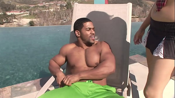 Image interracial outdoors