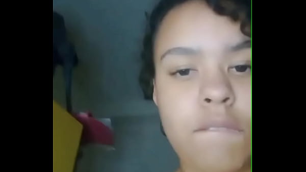 Image NOVINHA SAFADINHA SE TOCANDO MELADINHA ESCONDIDO EM CASA