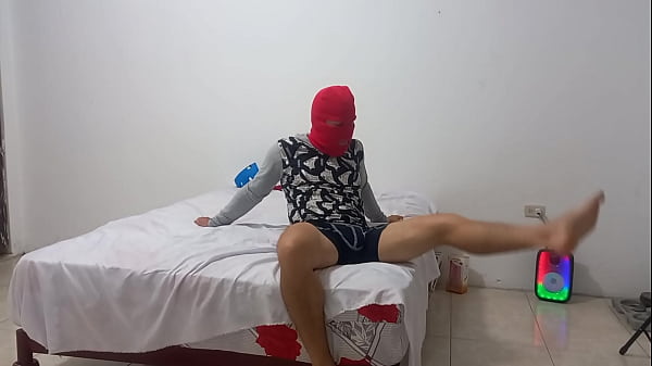 Image THE GREAT BARON!! AMERICAN JUST ARRIVED IN MEXICO PLAYS WITH HIS PENIS AND A CONDOM. THE GUY TRIES TO HAVE SEX WITH THE CONDOM. HOW CRAZY