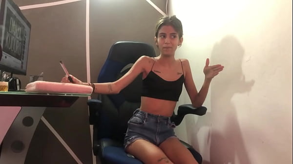 Image Piscologa sexual no se aguanta las ganas de ver mi verga grande y me la follo por su co&ntilde_o apretado