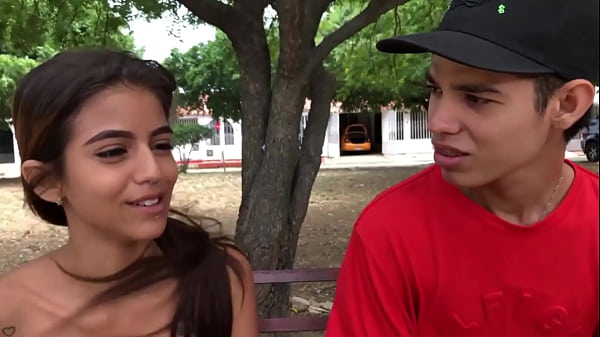 Image Nuestros padres no est&aacute_n y aprovechamos la casa sola y mi hermanastro me folla bien rico y duro por mi co&ntilde_o apretado HISTORIA COMPLETA