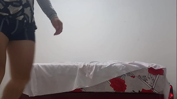 Image THE NEWBIE OF THE CLASS WANTS TO HAVE SEX WITH AN INFLATED CONDOM