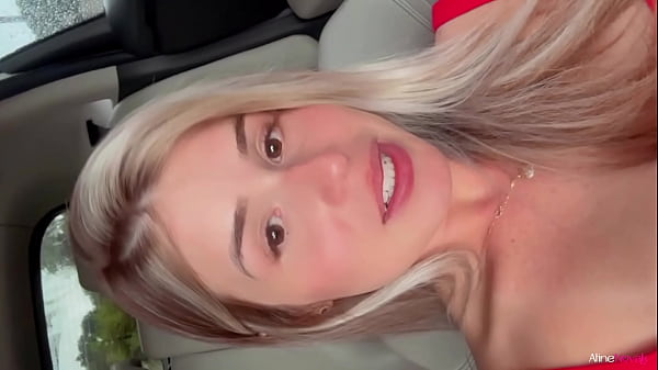 Image Com a bucetinha escorrendo loira safada se masturba at&eacute_ gozar - Aline Novak