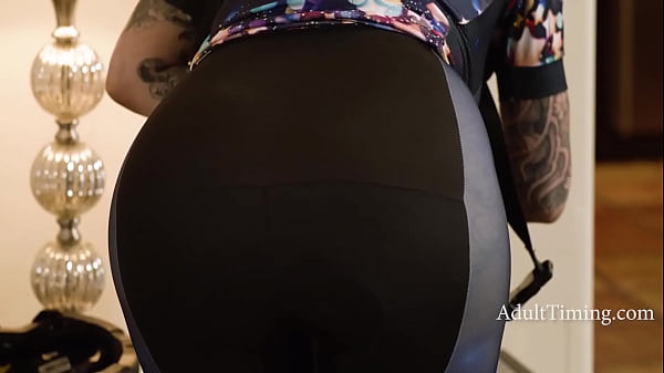 Image Busty Meets Busty And Things Get Lusty - Arabelle Raphael, Sarah Arabic
