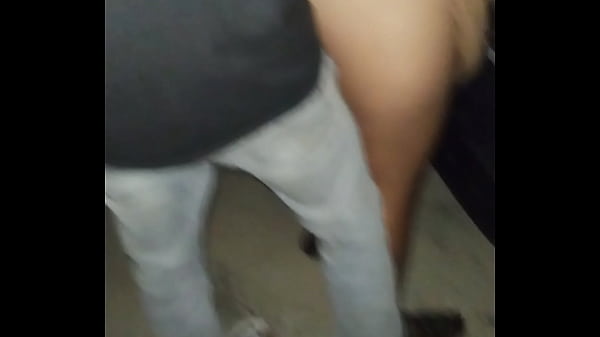 Image Puta latina no se aguanta las ganas y es penetrada en la playa sobre el auto en p&uacute_blico mostrando las tetas y el culo