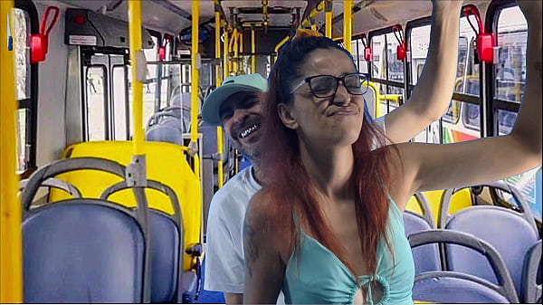 Image Estudante encoxada e fodida dentro do &ocirc_nibus em publico!