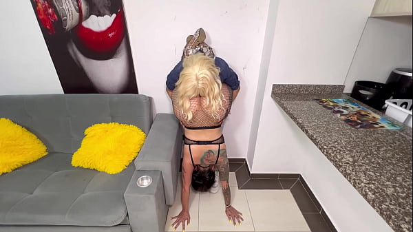 Image Mejor amiga me da una mamada de culo extrema-PARTE 1
