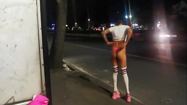 Image Tranny ANAL profundo, Sissy con faldita penetrada y follada por la boca con ensalivado