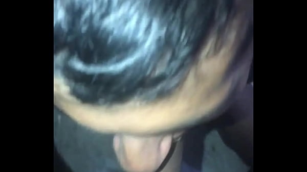 Image Vi o novinho na rua jogando bola de bermuda sem cueca e a pica balan&ccedil_ando, ele reparou e arrastei logo pra casa e dei uma mamada gostosa