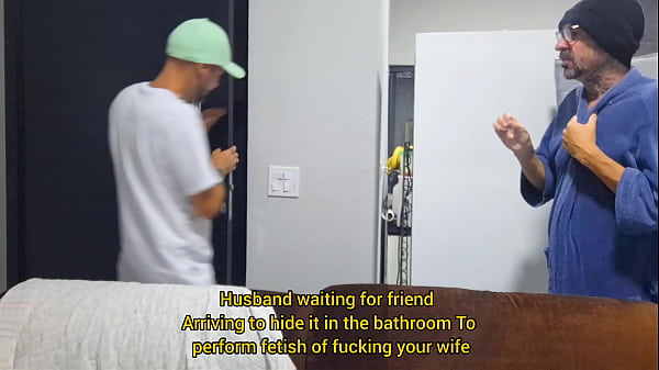 Image Pegadinha com esposa vendada e corno chama amigo para foder a esposa.