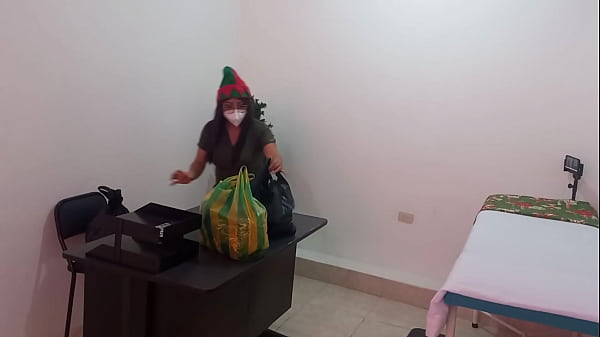 Image CHRISTMAS FULL OF SENSUALITY!! LATINA WITH A BIG VAGINA TOUCHES HERSELF DIRTY AT WORK