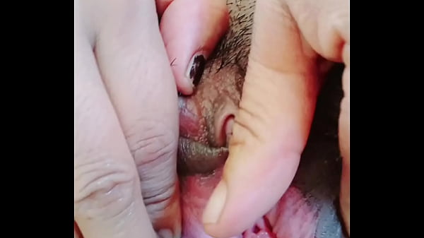 Image Penetrando este gigando consolador y corriendome buena lechita, es sabroso sentir bien duro.