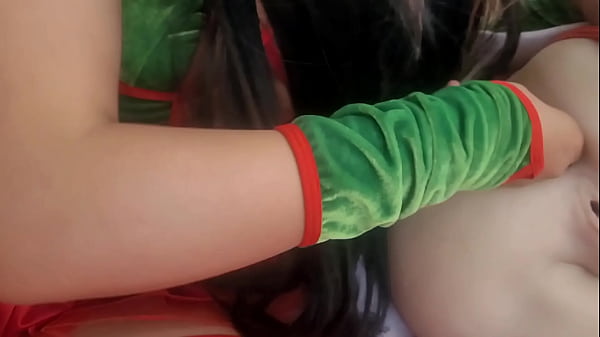 Image Cogiendo con dos culos para navidad!! mi hermanastra elfa navide&ntilde_a de 18 a&ntilde_os me regal&oacute_ una mu&ntilde_eca sexual Tantaly para follar juntos - video casero, real