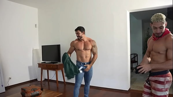 Image Progurando um GP pra aliviar, achei o Bebecito. o puto queria gozar com minha rola arrombando ele. Free