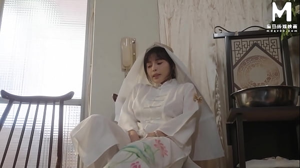 Image ModelMedia Asia - The widow who cheated on husband in front of his last photo