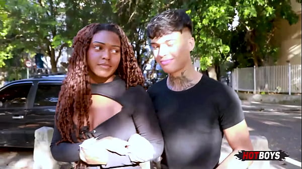 Image Chamei minha amiga pra dar pro pirocudo!
