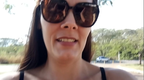 Image Abordei um homem na rua e pedi para chupar o pau dele, ele deixou e ainda gozou na minha boca