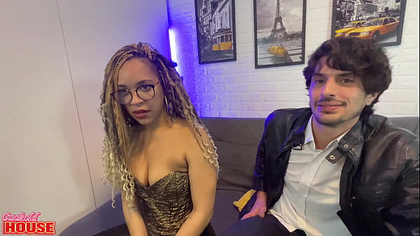 Image Baiana novinha fazendo sexo grupal junto com o namorado corno