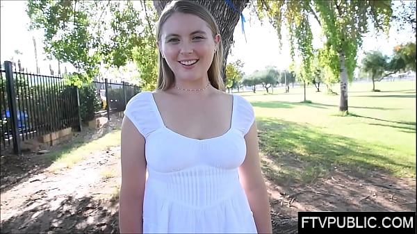 Image Teen Zoey masturbates in public