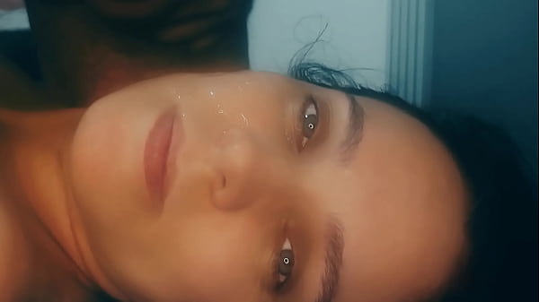 Image Hot girl shows how to suck and gets a cum shot on her face