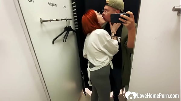 Image Redhead girl wanted to fuck in dressing rooms