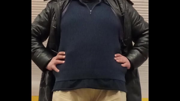 Image ECONOMOU APOSTOLOS ~ The Julia ~ an 20 years old Young blond girl with huge breast ~ avev (( with )) Apostolos in bar Savage Akropol in Larisa city and after all in a hotel - she say to Apostolos put out your coat to see how huge are your shoulder- bucks