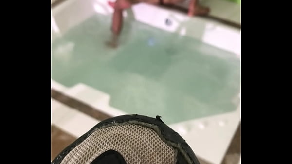 Image se la folla en el jacuzzi grande culo latino