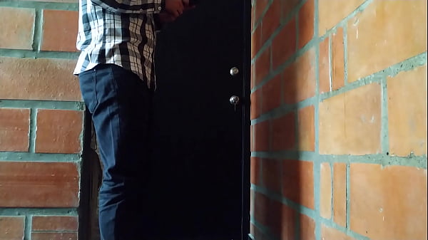 Image Secretaria de vestido y lenceria es follada en el corredor. Video porno casero