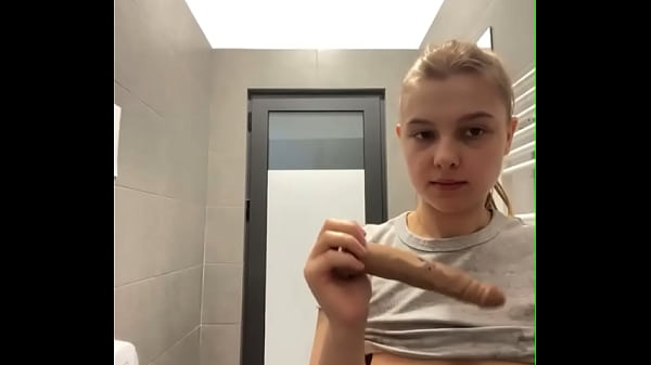 Image Public Blowjob with a lot of saliva
