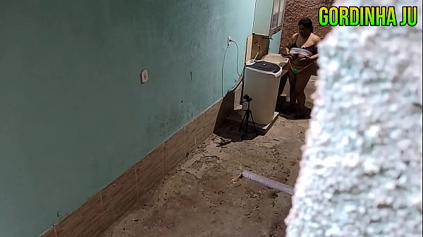 Image Vizinha safada toma gozada na cara de seu vizinho